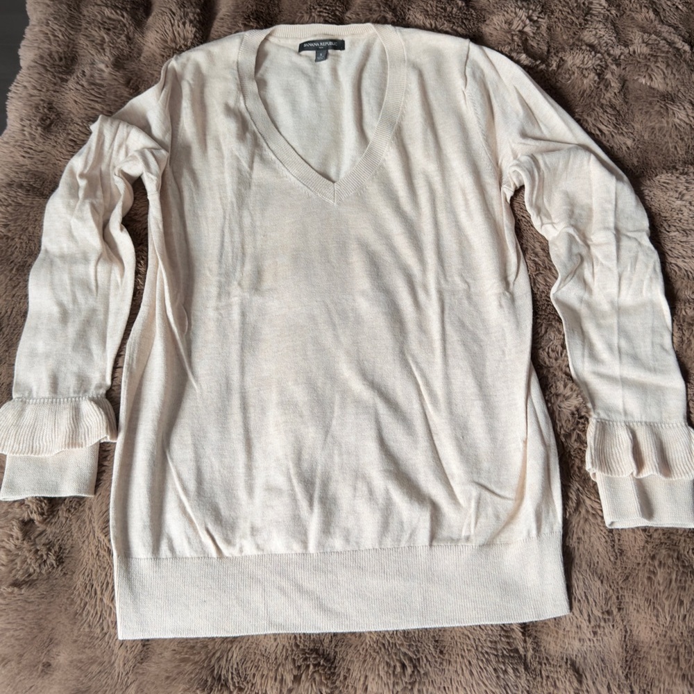 Banana Republic Men's Light Beige V-Neck Sweater